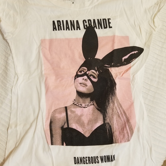 Ariana Grande Dangerous Woman Tour Tshirt - Picture 4 of 6